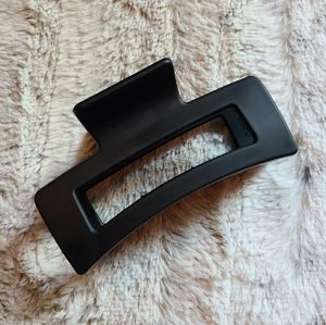 FREE WITH PURCHASE Claw Clip